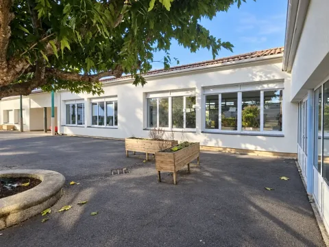 Travaux d’isolation thermique par l’extérieur sur un groupe scolaire